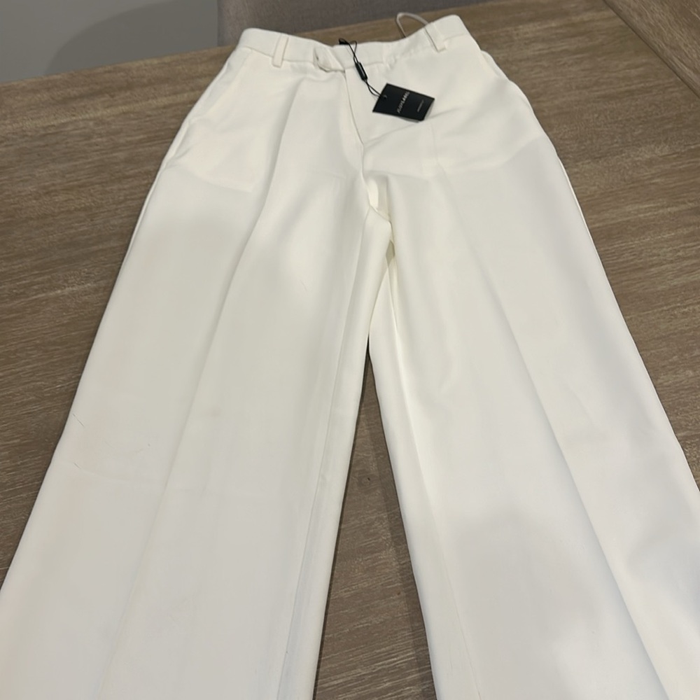Gorgeous white trousers 💭💕 - Picture 2 of 4